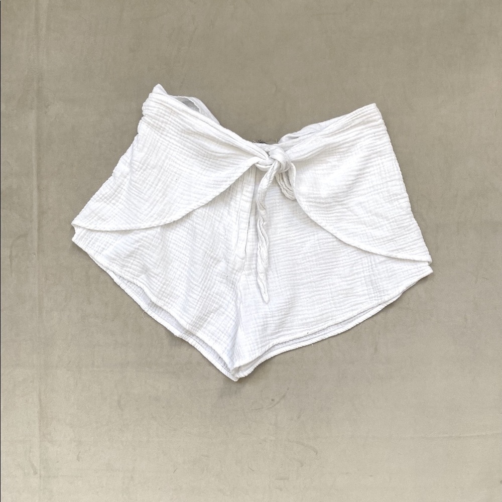Lucy Love women’s Front Tie white Short Medium